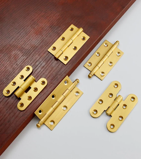 Cabinet Knobs & Hinges